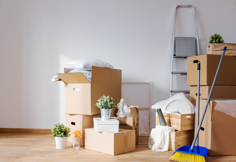 Read more about the article What Is the Difference Between a Moving Company and a Junk Removal Service?